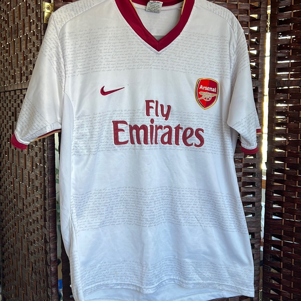 Arsenal shirt - no size.